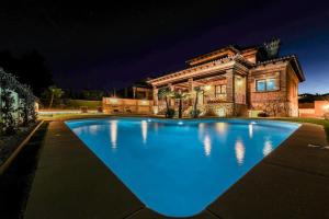Luxe Experience ToledoPoolBBQBillar