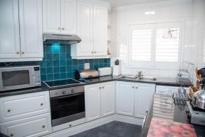 Waterfront, 17 Quay West