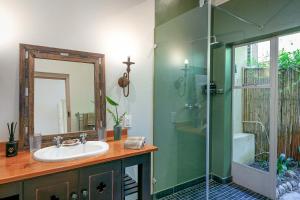 Kloof House - with solar backup power