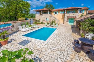 Villa Sandi, mediterranean Villa with pool and jacuzzi