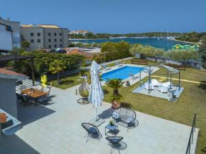 Villa Contessa Del Mar in Pula for 7 people only 200 meters from the beach & pet friendly