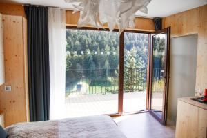 Klinger na dlani - LAKE VIEW