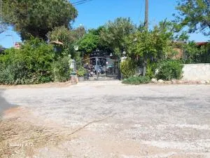 Madam Afrodit Konukevi - Geyikli