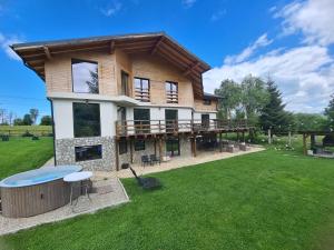 Bran Mountain Living