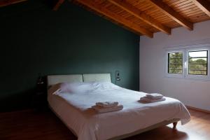 Close to Airport 5 Bedroom Villa by the Sea