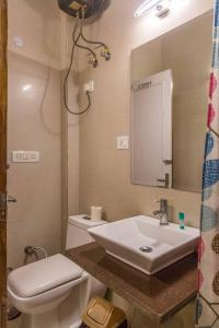 Hauz Khas 3 Rooms BnB