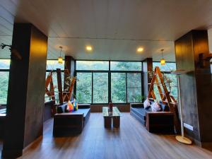 Hill Stream Resort and Spa