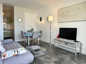 Appartements 452 - Appartement T2 vue mer, a 50m de la plage. : photos des chambres