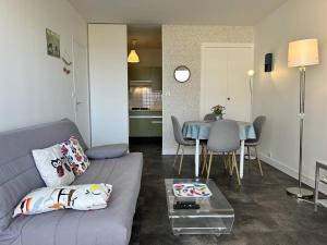 Appartements 452 - Appartement T2 vue mer, a 50m de la plage. : photos des chambres