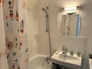 Appartements 452 - Appartement T2 vue mer, a 50m de la plage. : photos des chambres