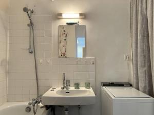 Appartements 452 - Appartement T2 vue mer, a 50m de la plage. : photos des chambres