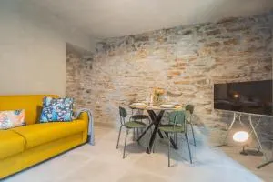 Urio's Castle Suites by Rent All Como - 卡拉泰乌廖