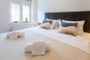 Niko and Sofias apartment URBAN STAY