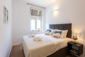 Nikos Apartment URBAN STAY