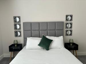 Pilgrim House by Phoenix Collection