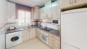 Holidoo Travel "El Divino 99"