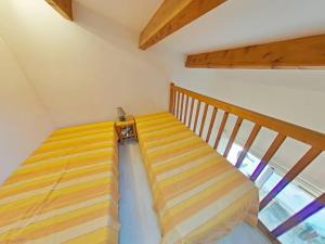 Pavillon T3 avec grande terrasse et résidence avec piscine et tennis