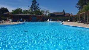 Maisons de vacances COTTAGE ENTRE CONTIS ET MIMIZAN PLAGE - Piscine chauffee et balneotherapie : photos des chambres