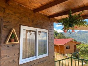 Cabaña Aurora – COZY Cabin with an Amazing view!