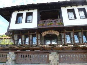 Delchevata Kushta V Leshten