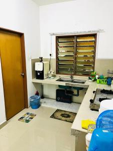 ANGGUN HOMESTAY Banting