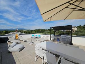 ZOE - Regarda Travel