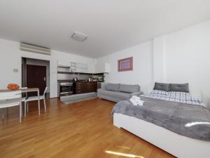 Apartment near the US embassy