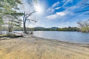 Fire Pit and Beach Access Quiet Northville Retreat