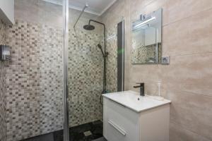 Ocean and Sunset 2nd line beach upscale flat AC