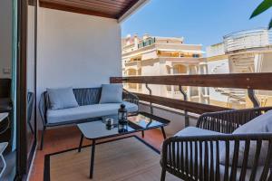 Ocean and Sunset 2nd line beach upscale flat AC