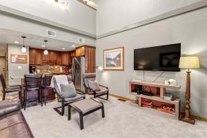 Mountain View Getaway by Great Western Lodging