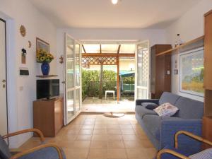 880 - Appartamento trilocale a Marcelli con portico e giardino, climatizzato - SPIAGGIA AL WHITE BEACH CLUB INCLUSA