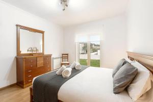 Casa das Grutas - Spacious villa with private parking