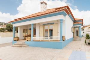 Casa das Grutas - Spacious villa with private parking