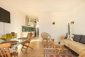 Boho 2nd line Beach apartment