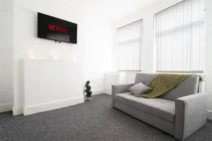 4 bed house parking Wi-Fi garden - 新布赖顿