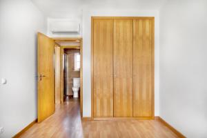 Apartamento no Condomínio Baia Village com Piscina