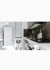 Entire 2 bed 1 bath apartment Birmingham city centre UK