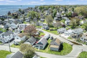 Beachside in Branford