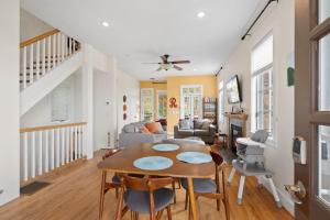 Mtn Views Hot Tub Close to Asheville