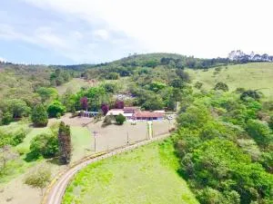 Sítio Vale da Colina - para 6 pessoas em Nazaré Paulista - 皮拉卡亚