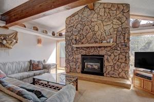 Sawmill Creek Condo 309 by Great Western Lodging