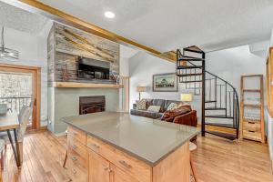 Sawmill Creek Condo 314 by Great Western Lodging