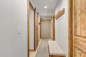 Sawmill Creek Condo 314 by Great Western Lodging