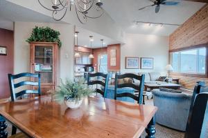 Sawmill Creek Condo 408 by Great Western Lodging