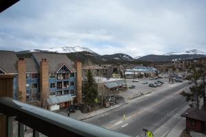 Sawmill Creek Condo 408 by Great Western Lodging