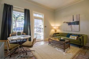 The Magnolia Retreat in Historic Savannah 1BR