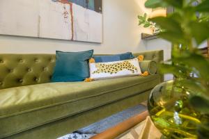 The Magnolia Retreat in Historic Savannah 1BR