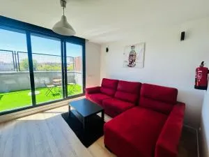 Loft 29 con piscina, terraza, jardín y Netflix - San Sebastián de los Reyes