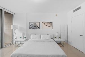 Studio in Miami Brickell Business District ICON Residences